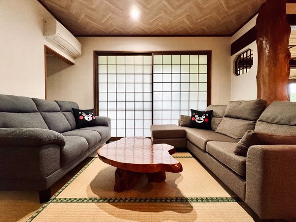 �{�ك��r�[�̃\�t�@�[�G���A�ł��B���Ђ��������ƁB