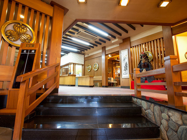 �G���g�����X���烍�r�[��]��