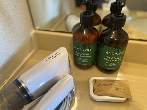 �A���j�e�B