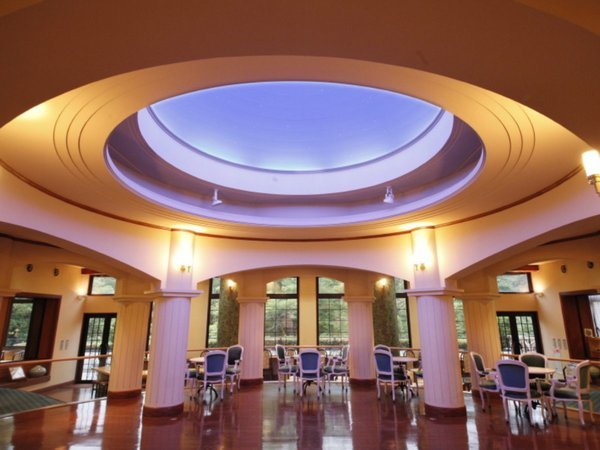 �y�{�݁z���C�����r�[