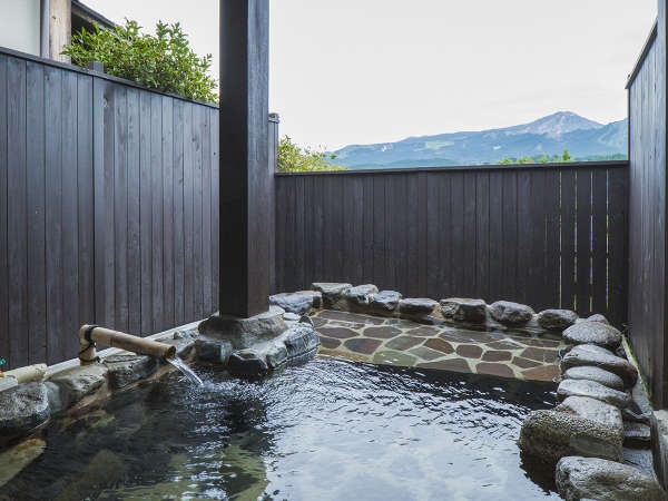 【施設】あそ望タイプ客室は阿蘇の絶景を眺めながらお風呂をお楽しみいただけます