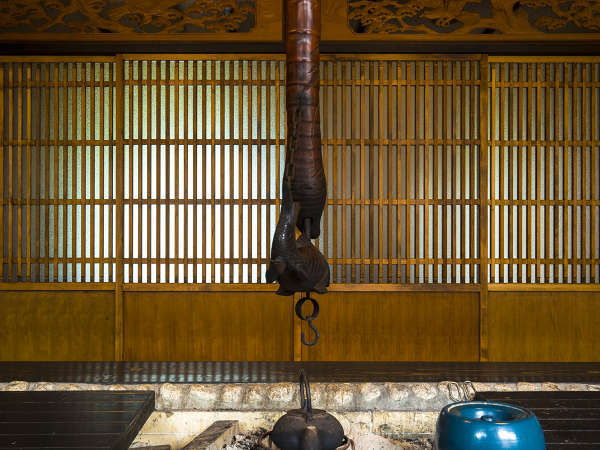 �y�{�݁z�c�ɕ��������������͘F��