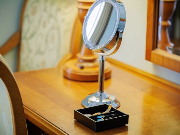 �z�e�������g�����F���~���[�E�h���C���[�E�W���G���[�g���[