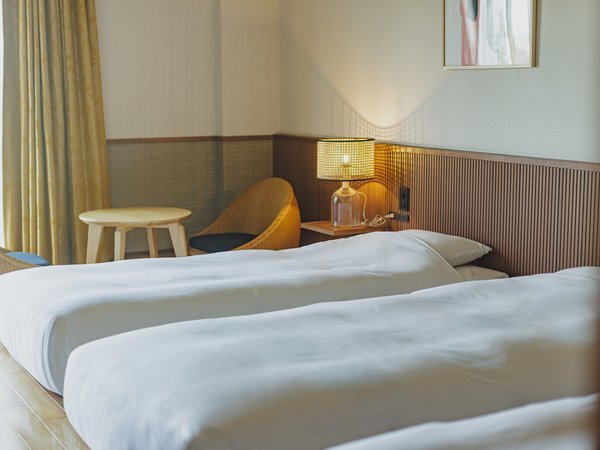 �V�[�T�C�h�e���X���[���E4�x�b�h�@���4���l�y�q�� 45�u / �e���X 8�u�z