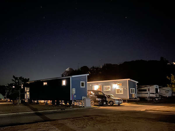 �O�����p�X���������l�F�g���[���[�n�E�X�̖�