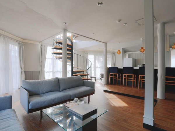 �y�p�����f�U�C�i�[�Y�R�e�[�W�z�P���W���g��