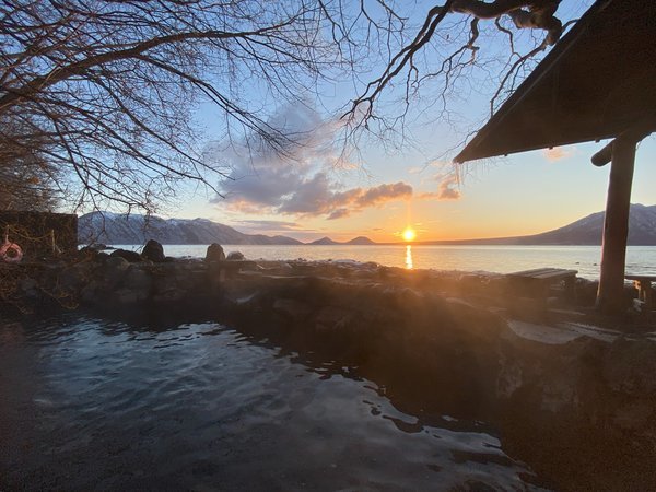 ���D�y�̔铒�@�ΔȂ̏h�x┌΁@�ۋ�򗷊ق̊O�ώʐ^