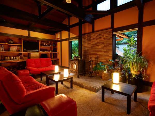 �y���r�[�z�t�����g�O�̃G���g�����X�ɂ͒g�F������A��������ԂƂȂ��Ă���܂��B