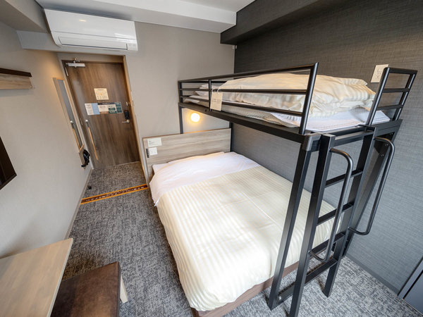 �y�X�[�p�[���[���z���q�l�ɑ�l�C�̃��t�g�x�b�h�ł���