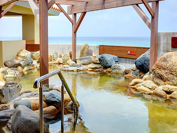 瀬長島ホテル≪龍神の湯≫沖縄の大自然を肌で感じる露天風呂！臨場感溢れる入浴を楽しめます。