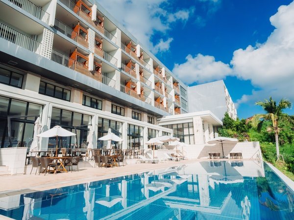 ����O�ɏo��΁A�����͔����̃��]�[�g���