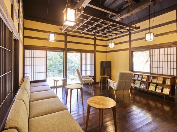 �t���[�h�����N���y���߂郍�r�[���E���W�@�����ݕ����񋟎���6:30�`10:00