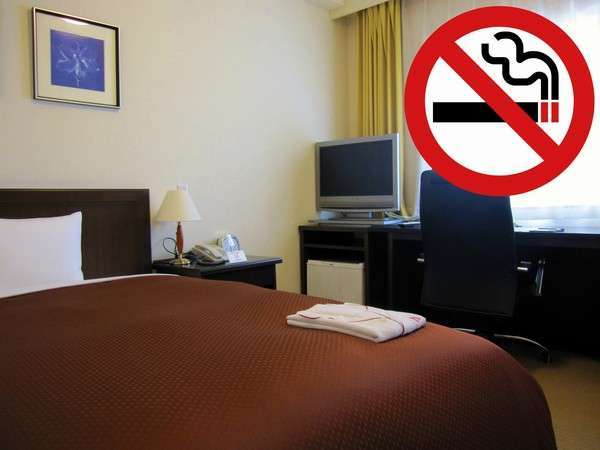 【禁煙】シングル約17㎡のゆったりとした客室、32インチ液晶ＴＶ、デスクも大き目をご用意。