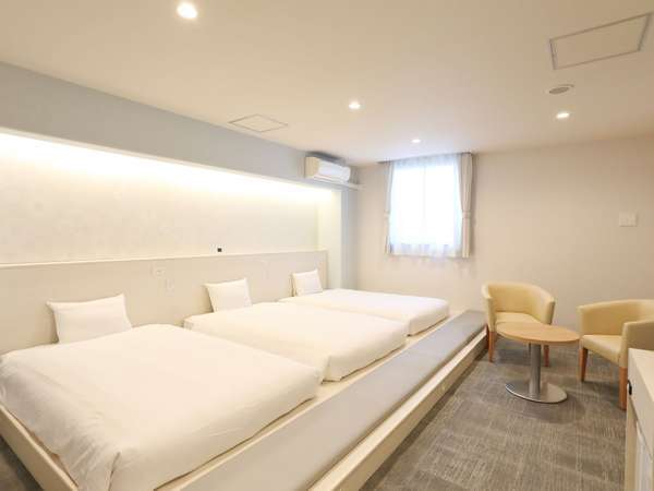 �Ƒ���O���[�v�ɍœK�A���邭�����ȃg���v�����[���B