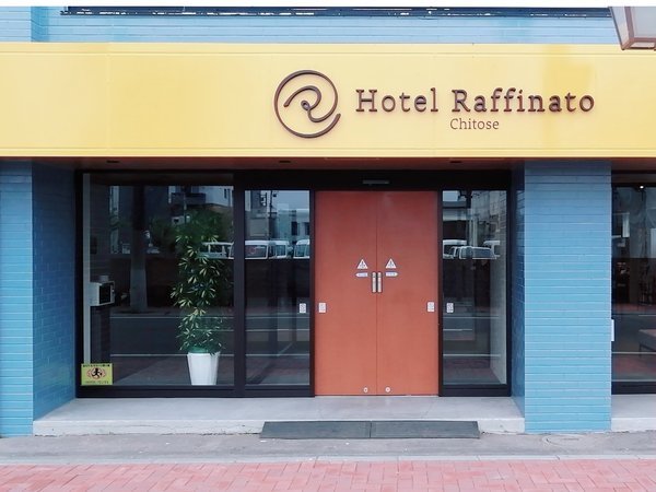 �z�e�����t�B�i�[�g��΂̊O�ώʐ^