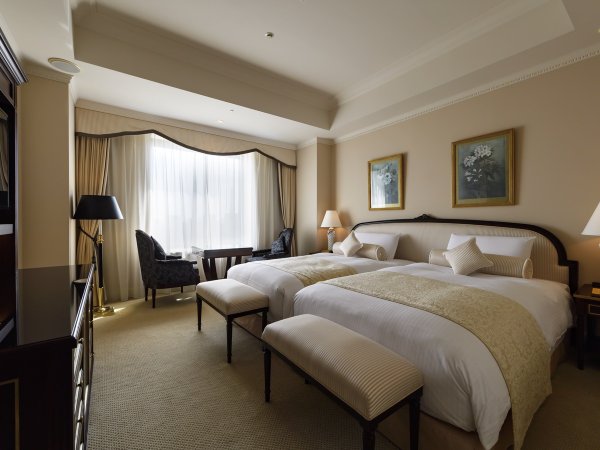 ���z�e�������F�N���u���E���W�������p����������q��