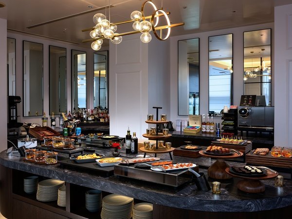 ���z�e�������F�N���u���E���W�T�[�r�X