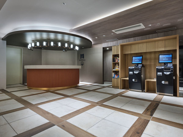 �t�����g�E���r�[