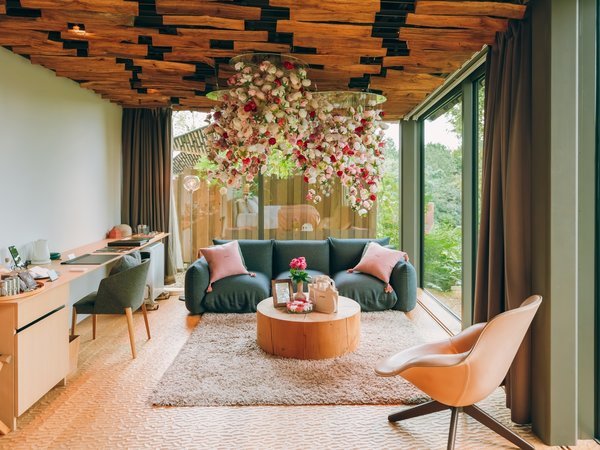 Jurlique 100 Skin Care Roses Room