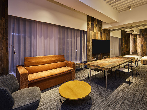 AgGXC[gb\t@ł났A傫ȑss̖i]ށAґȎԁB