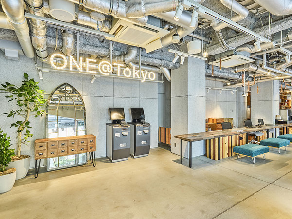 ZvVbONE@TokyǒԂŁAqlo}܂B