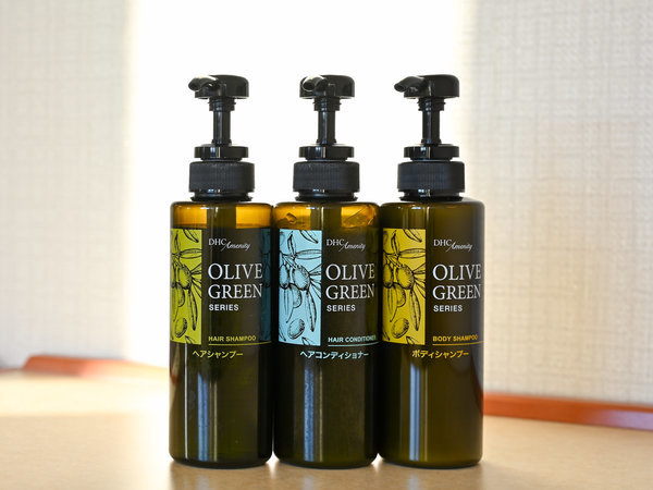 DHC�̃o�X�A���j�e�B�����p�ӂ��Ă��܂��B�A���j�e�B�o�[�ɑ����[�J�[�̃V�����v�[�ނ��������܂��B