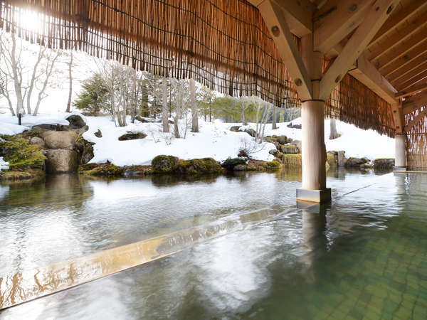 【雫石高倉温泉（冬）】雪見露天風呂が美しい。