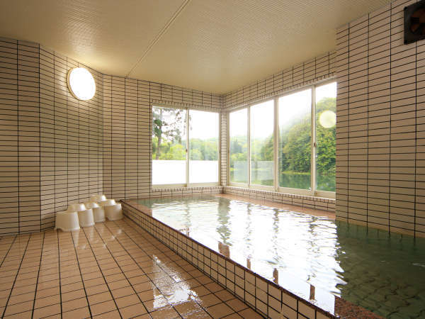 �y�������z�N�`�R�~�]��4.4�����R�A���a�R���˂̒n�A�u�ÁB�ܐF����]�ޏh