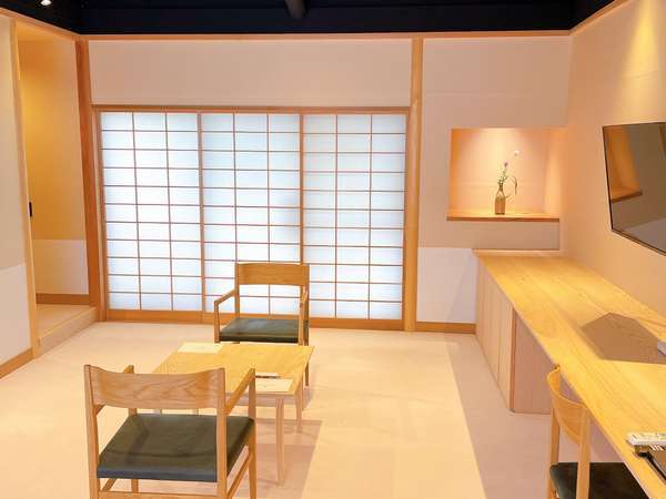 国内外で活躍されている佐野文彦氏の設計により2020年に新設した客室です。