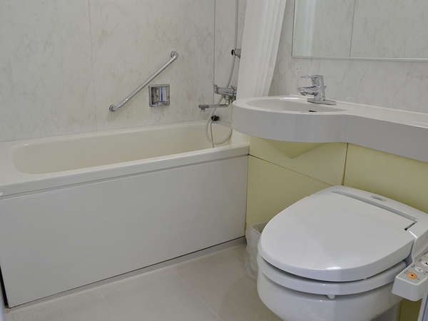 �y���C�z�o�X���[���E���j�b�g�o�X�����p�ӂ��Ă���܂��B�傫�ڂ̃o�X�^�u�������ł��B