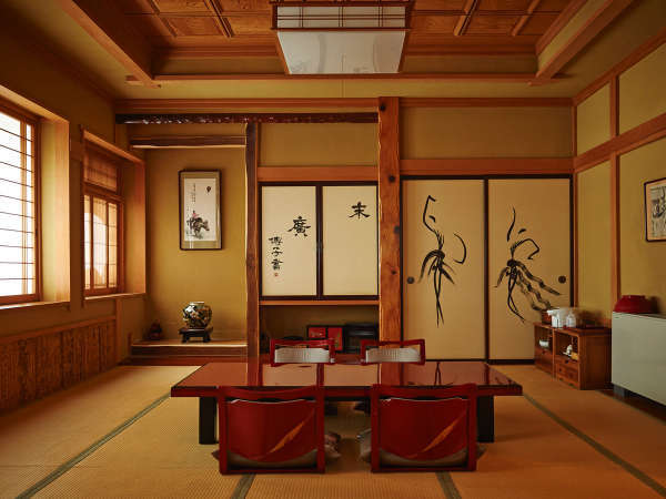 特別室『蝶の間』は10畳＋15畳の２間構成。三世代旅行にもおすすめです。