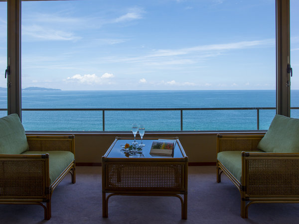 海側客室からの日本海の眺めは絶景です！まるで客船にのっているようと仰るお客様も。