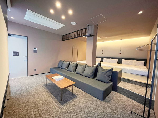 Glamping Tokyo Asakusa�F�v���~�A���a�m���y��p�o�X���[���t�z