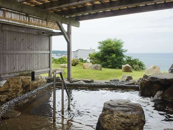 ［露天風呂］日本海の絶景に面した露天風呂
