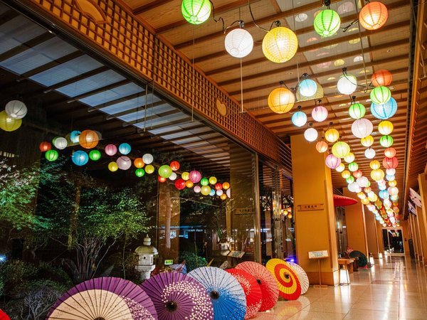 �y�ٓ��E��z�L�O�̎B�e�͂������ł��傤