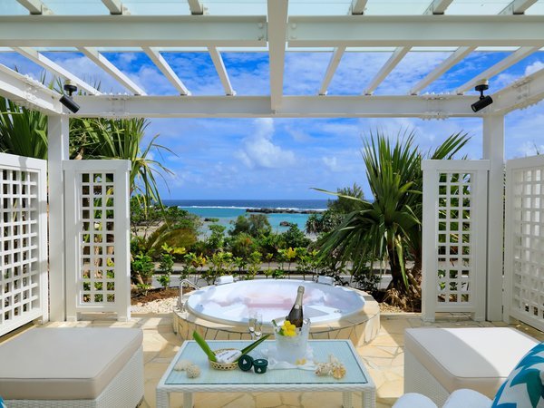 �z�e���V�M���~���[�W���̎{�ݎʐ^2