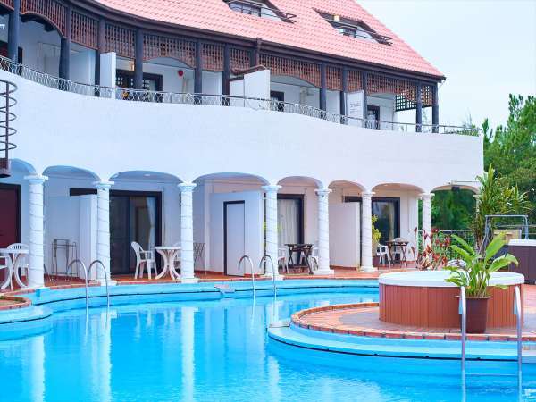 �U�E�v�[�����]�[�g����(The Pool Resort OKINAWA)�F1�K�̂������́A�x�����_����v�[������