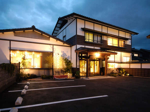 【上田温泉ホテル祥園】宿のテーマは「寛ぎの宿・華やぎの宴」天然温泉、料理、宴会が自慢