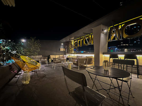 s̖Ƃ炷AʂȋԁBォ̖iy݂B