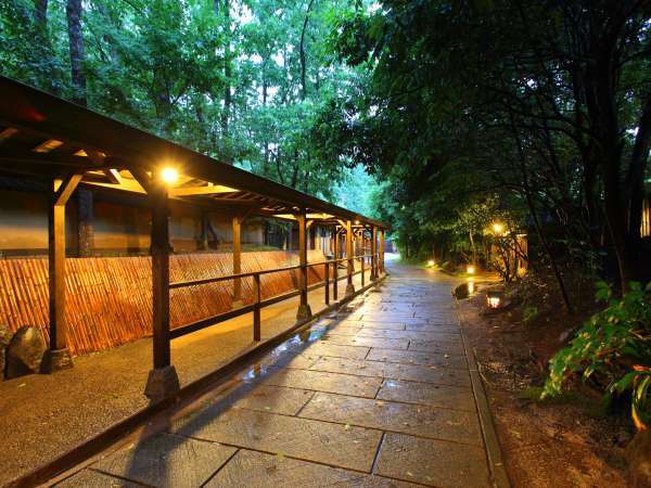 【静寂な森の宿　山しのぶ】静かな1500坪の森にわずか12の客室。阿蘇を五感で愉しむ温泉宿。
