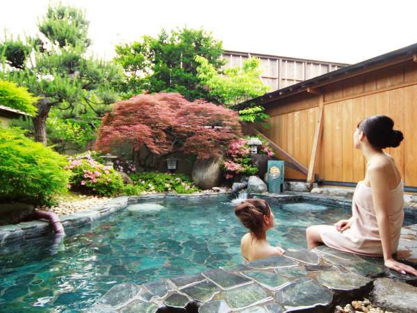 �y���΂ƘF�΂��̏h�@�g��z���_����̔����̓��ƘF�΂��^���Η����������̏h