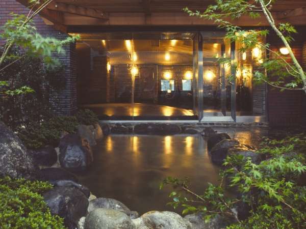 【露天風呂】下呂温泉の名湯を、開放感ある露天風呂でお楽しみください