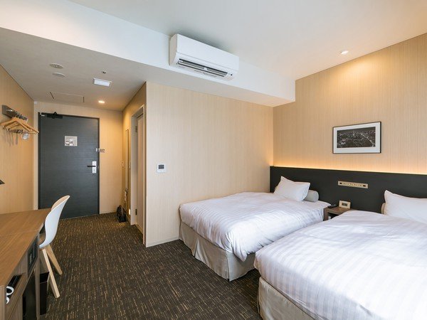 ����L���s�^���z�e���@�G�؁@�i�͂ƃo�X���c�j�F���j�o�[�T�����[��