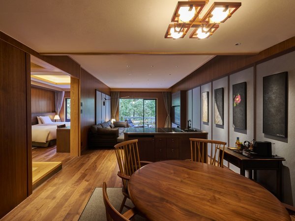 301  ���_�i������j���O�W���A���[�X�C�[�g�c�C��