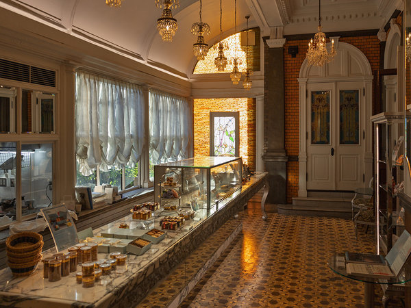 �{��1�K�uBOUTIQUE�v