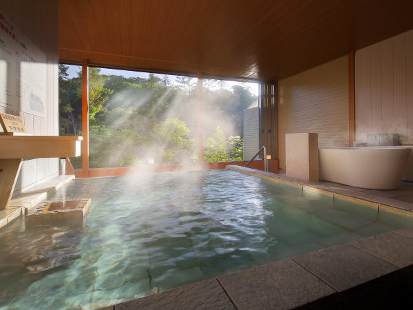 【展望露天風呂】『究極の源泉宿ベスト10』に選ばれました！純度100％の天然温泉をご体験ください