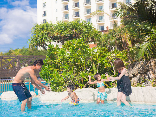 �z�e�����q�A���r���F�󐣂̃v�[��������