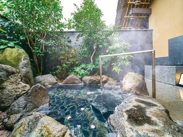 �y����z�a���u�������v������͓V��≷�x�ɂ���ĐF���ω����܂��B