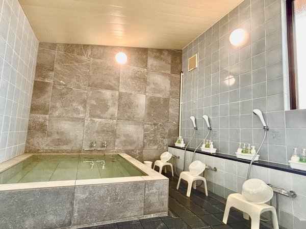 �y�j������z�E���g���t�@�C���o�u���̃V�����[�w�b�h�t�̗���i�J�����S�����jPM17�F00�`PM24�F00