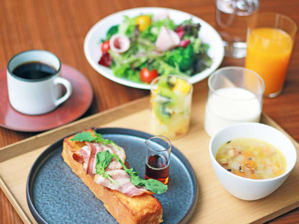 NOHGA HOTEL UENO TOKYO�i�m�[�K�z�e����쓌���j�F�t�����`�g�[�X�g���x�[�R��